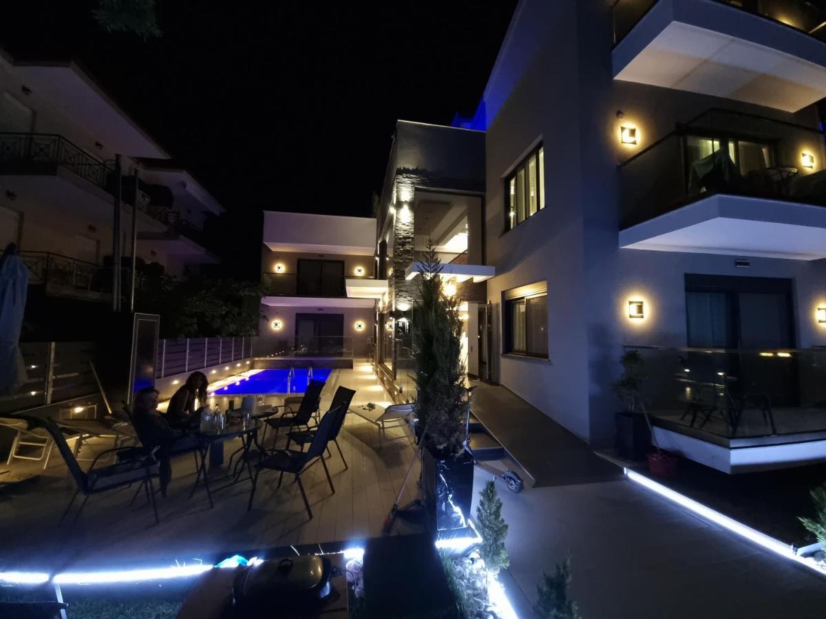 Luxsuites Ofrínion エクステリア 写真