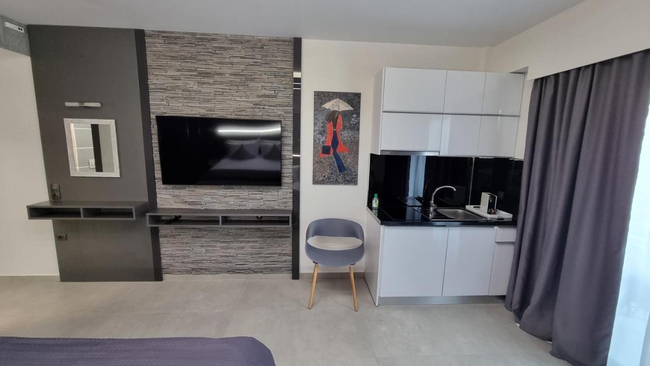 Luxsuites Ofrínion エクステリア 写真