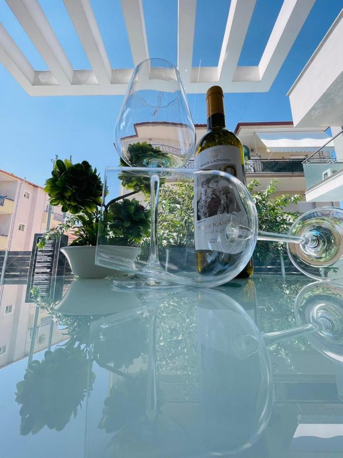 Luxsuites Ofrínion エクステリア 写真
